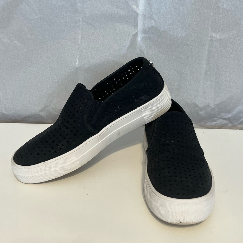 Steve Madden Black‎ Perforated Slip on Loafers Shoes Platform Sz 6.5M